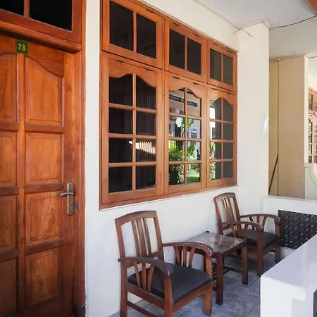 Reddoorz Plus @ Laweyan-3