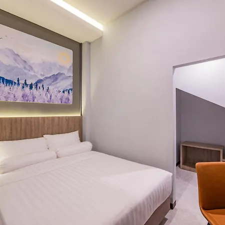 Front One Budget Hotel Tirtonadi Solo-3