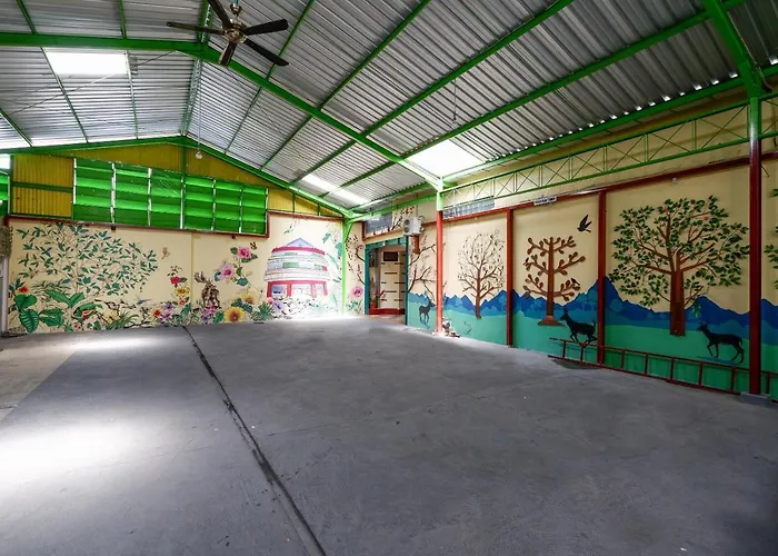 Oyo 2095 Wisma Daun