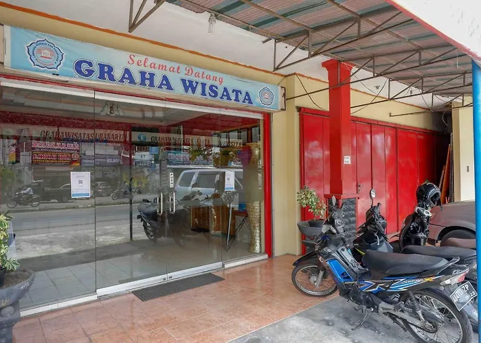 RedDoorz near Rumah Sakit Ortopedi Dr Soeharso