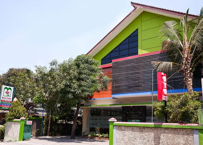 Mawar Indah Hotel Near Stasiun Balapan Solo Mitra Reddoorz