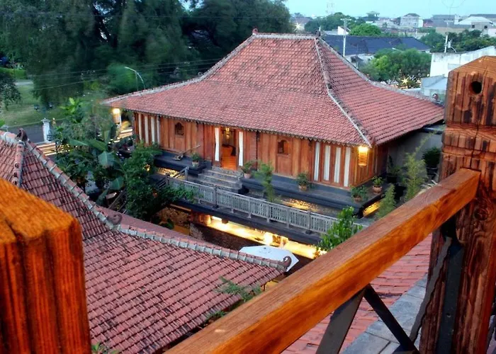 Omah Sinten Heritage & Resto